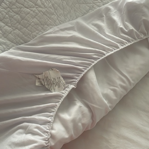 Crib mattress protector covers -ONE LEFT- standard crib size - Picture 4 of 5